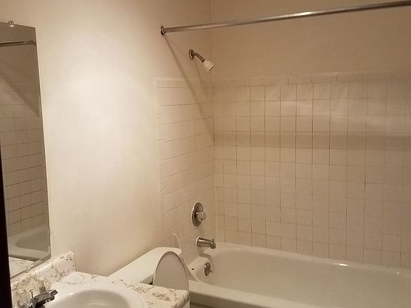 5th image of 14019 32nd Ave NE APT 45