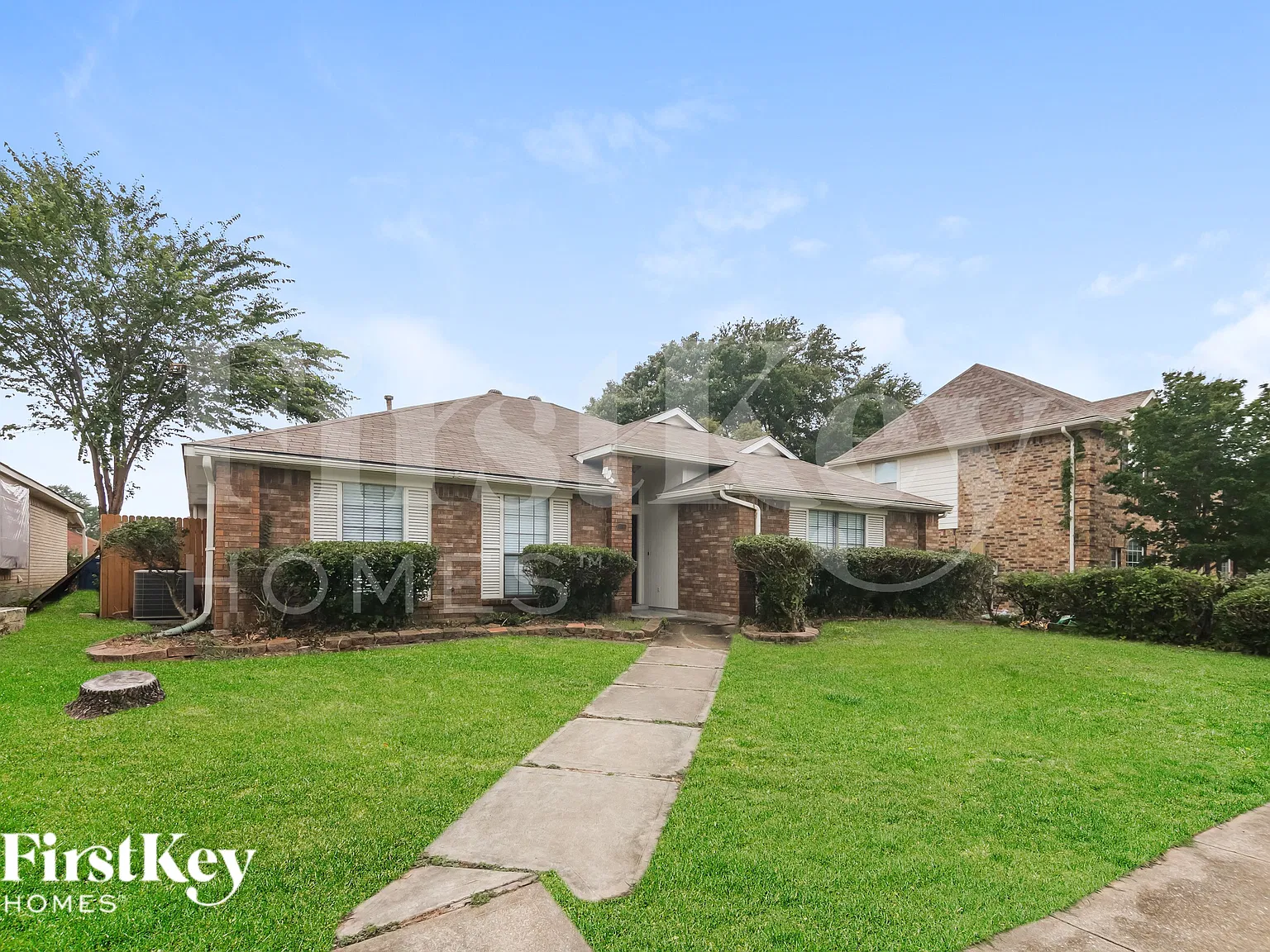 3 bed, 2.0 bath, 1800 sqft, $2,310 — Photo 2