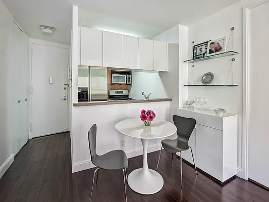 Sold by Sotheby's International Realty | media 9