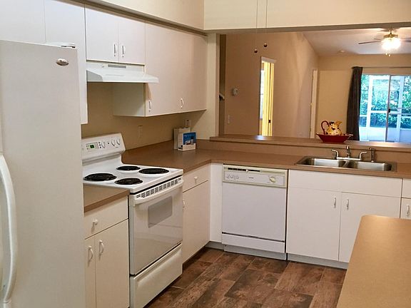 2nd image of 1004 Grand Hickory Cir