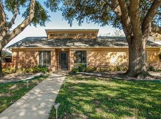 10227 Echo Ridge Ct, Dallas, TX 75243