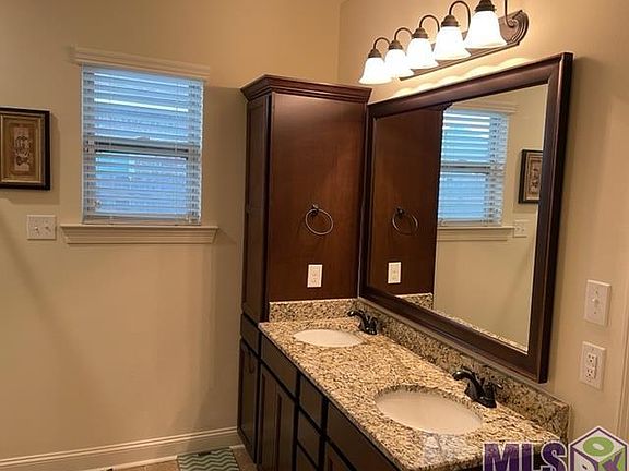 5th image of 218 Hutton Ln