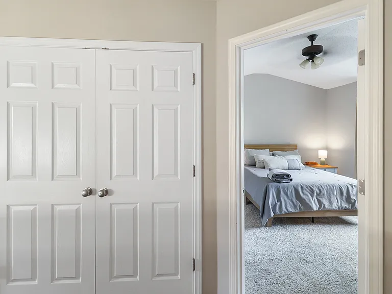 504 Auburn Square Dr — Photo 10