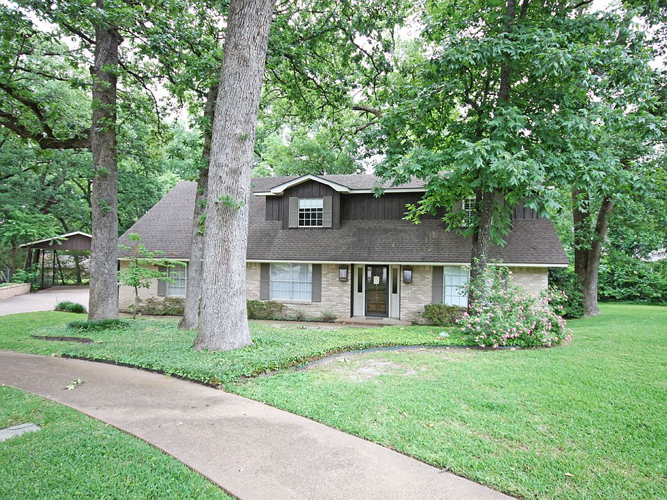 1st image of 2824 Yorktown Dr