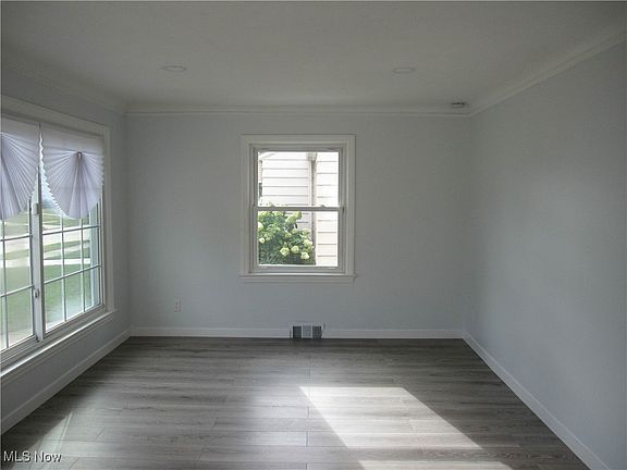 3rd image of 7606 Wainstead Dr