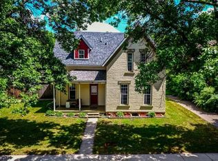 303 2nd St S, Le Sueur, MN 56058