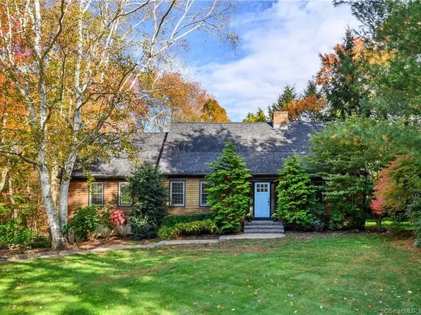 7 Cedar Circle, Newtown, CT 06470