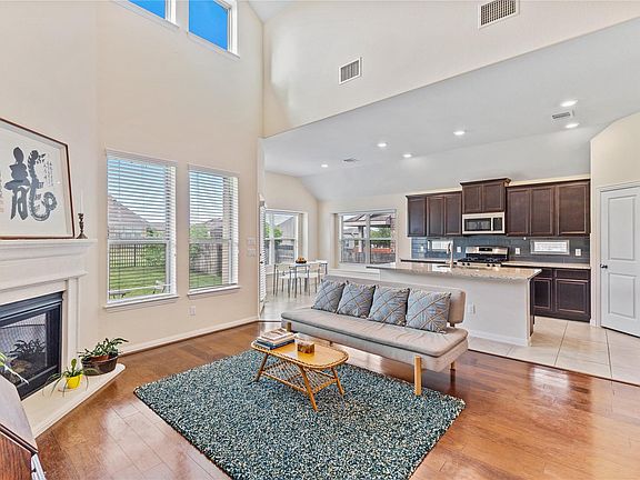 3rd image of 5012 Yucca Bloom Dr