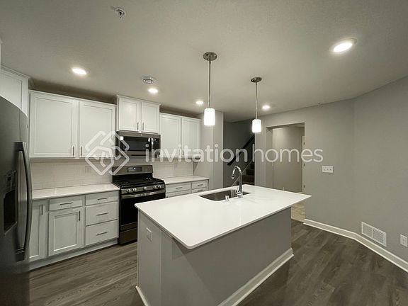 5th image of 1265 Upper 142nd St E