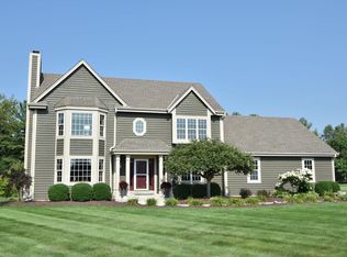 W275N7353 Red Cedar Ct, Hartland, WI 53029