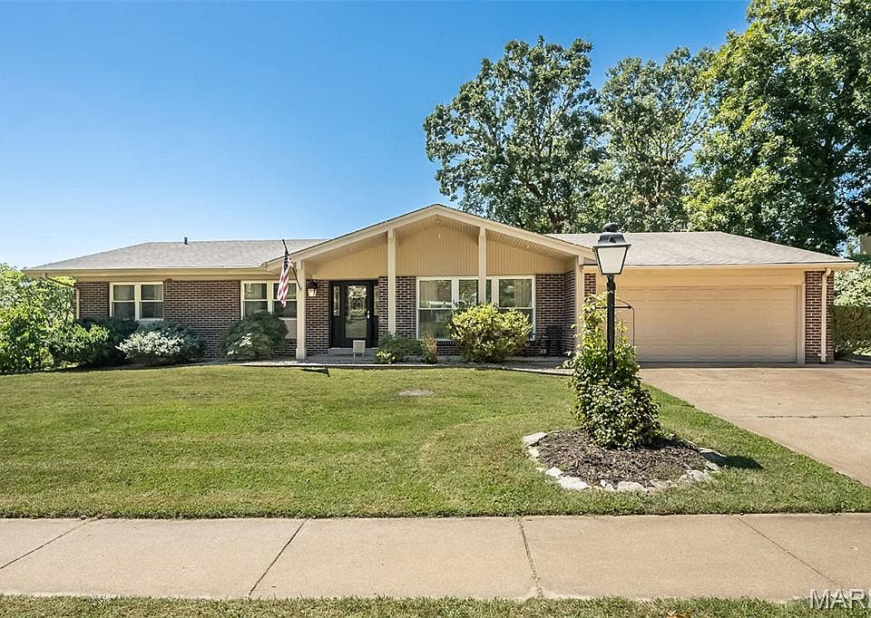 1st image of 2842 Foxfire Dr