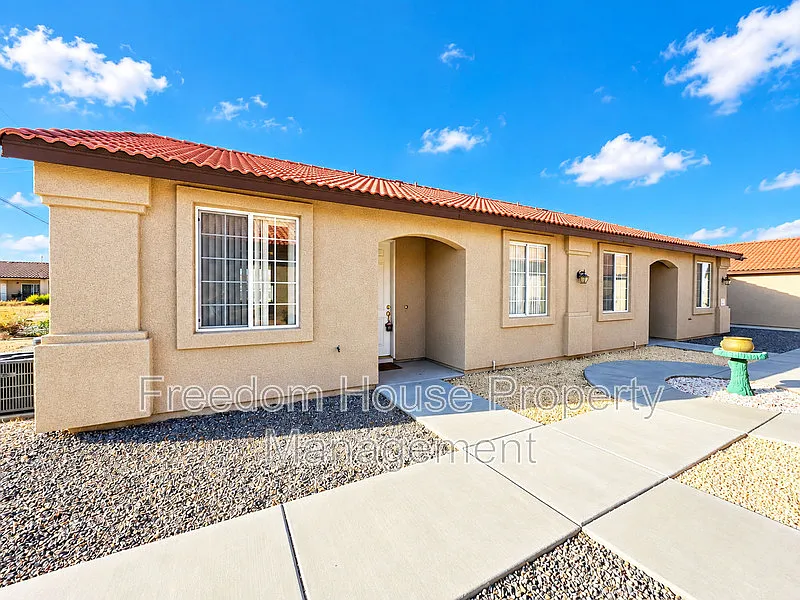 1051 Red Butte St #4