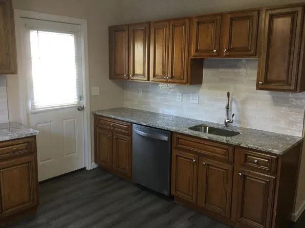 31 Walnut St #31A, Enfield, CT 06082
