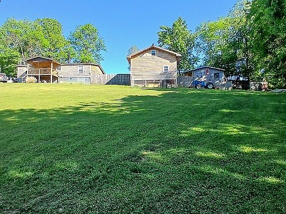 5th image of 207 Lone Holly Ln