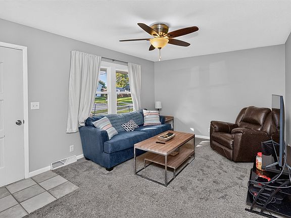 3rd image of 1000 E Thornton Ave