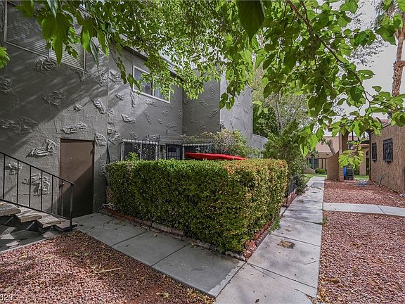 2nd image of 4614 Grand Dr Unit 3