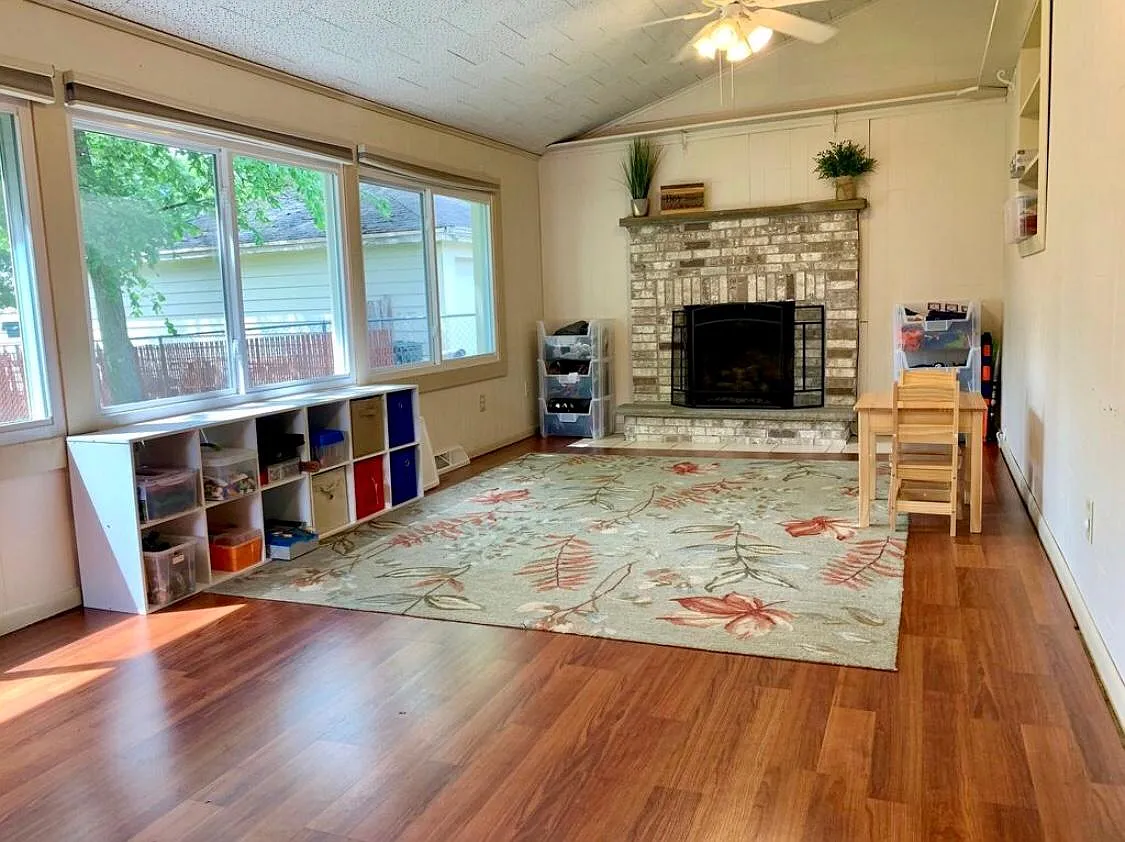1008 Westchester Dr — Photo 4