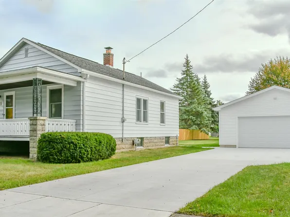 311 Caroline St, Essexville, MI 48732