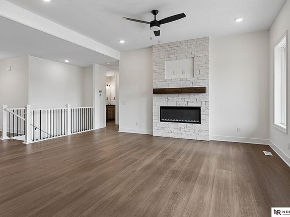 5th image of 12416 S 89th St