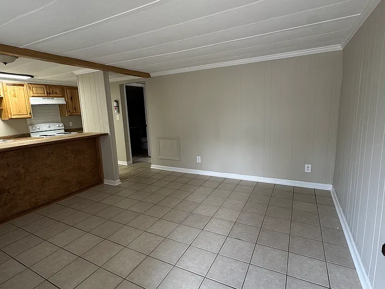700 Hudson Ave #7 — Photo 3