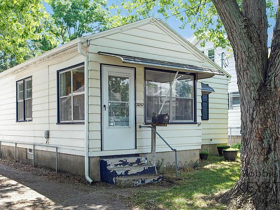 2nd image of 2052 Huizen Ave SW