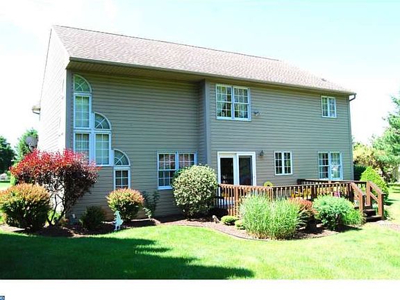 3rd image of 108 Tamarack Blvd