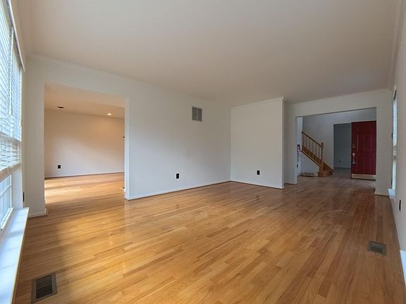 3rd image of 114 Fairfax Ct #2204