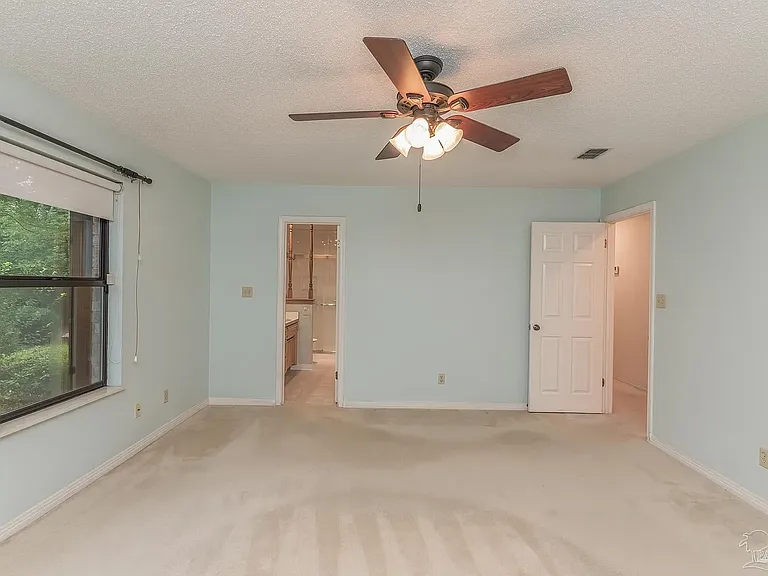 2840 Creekwood Dr — Photo 16