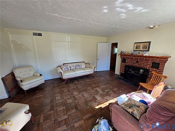 2nd image of 3003 Trenton St