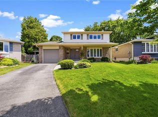 1495 Clinton Ct, Burlington, ON L7M 1N1