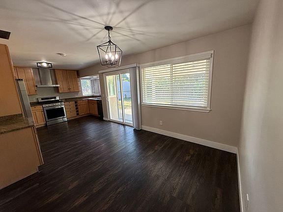 5th image of 955 Woodvale Dr