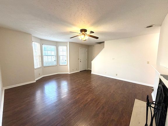 3rd image of 235 Timberway Dr