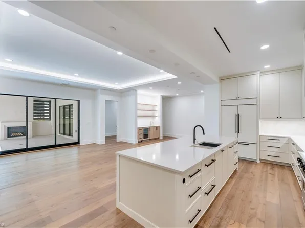 82 9th ST S #202, NAPLES, FL 34102