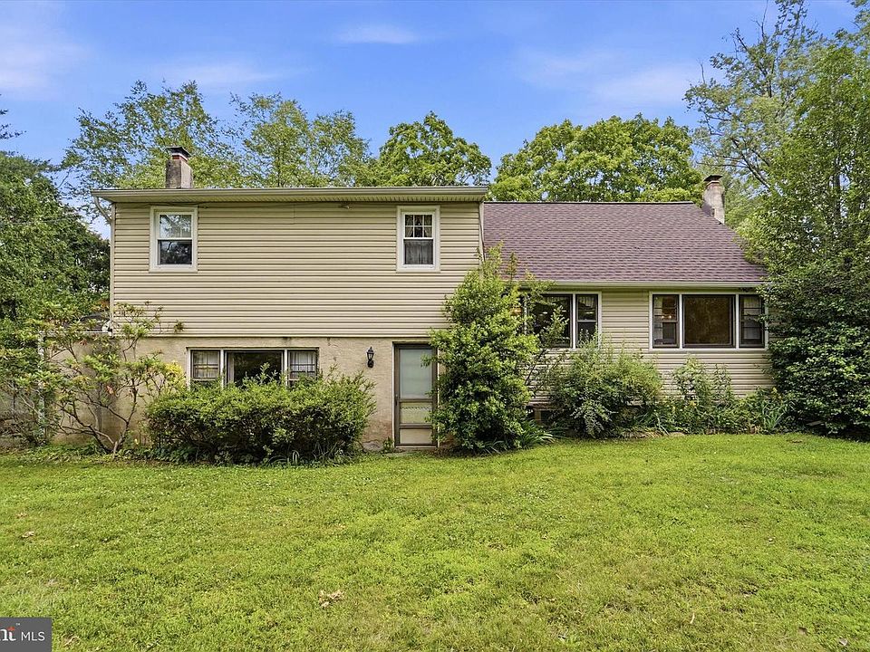 1st image of 3832 Forest Dr