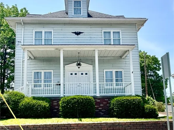 302 S Main St, Masontown, PA 15461