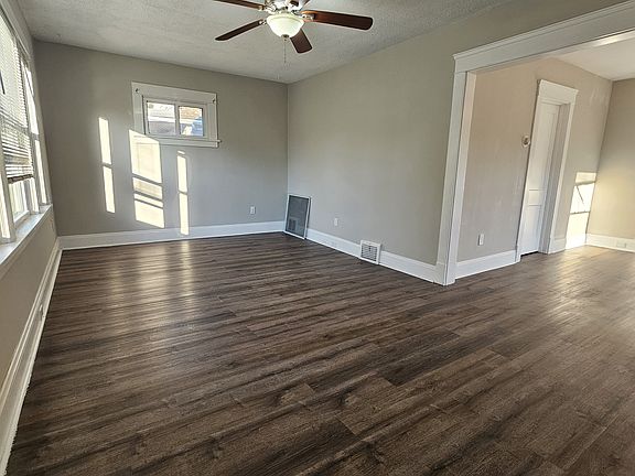 3rd image of 4908 Eichorn Ave #2