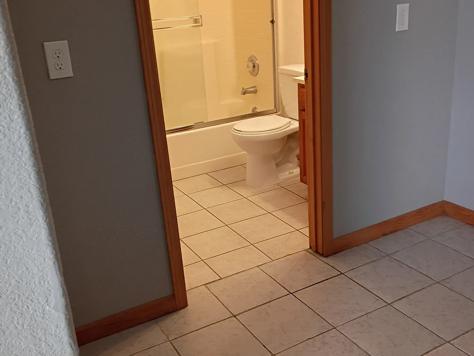 2 bed, 650 sqft, $3,200 — Photo 4