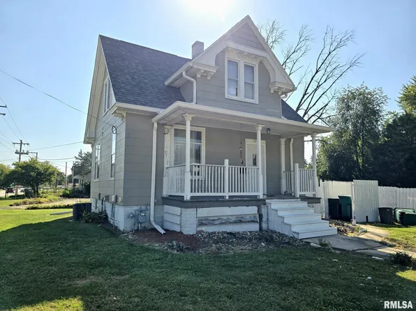 597 Olive St, Galesburg, IL 61401