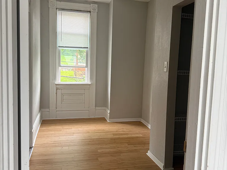211 Sterling St — Photo 29