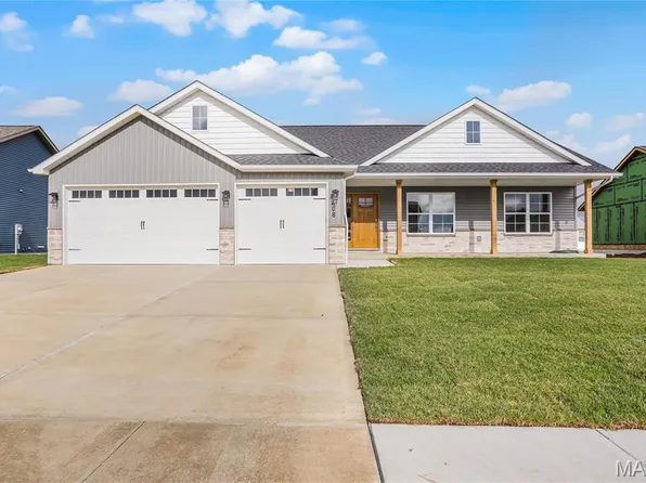 408 Rumsfeld Dr, Troy, IL 62294