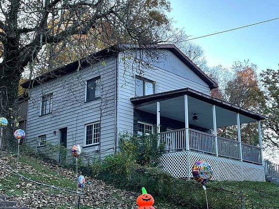3rd image of 805 Amity Dr