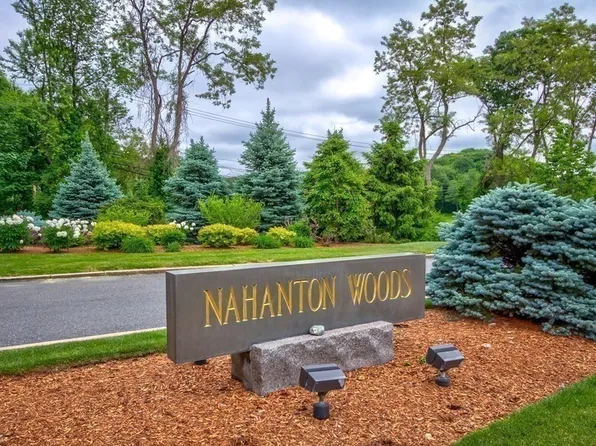 210 Nahanton St APT 415, Newton, MA 02459