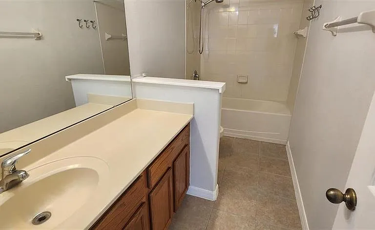 536 Cresting Oak Cir #10 — Photo 17