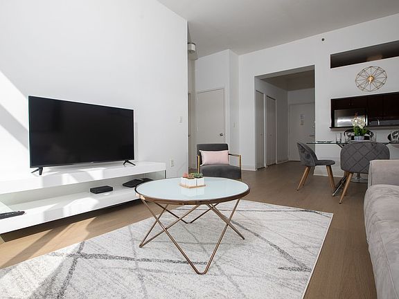 4th image of 222 E 34th St APT 503