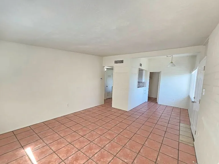 6637 E Cheery Lynn Rd #A — Photo 10