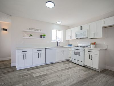7612 Parakeet Ave, Las Vegas, NV, 89145