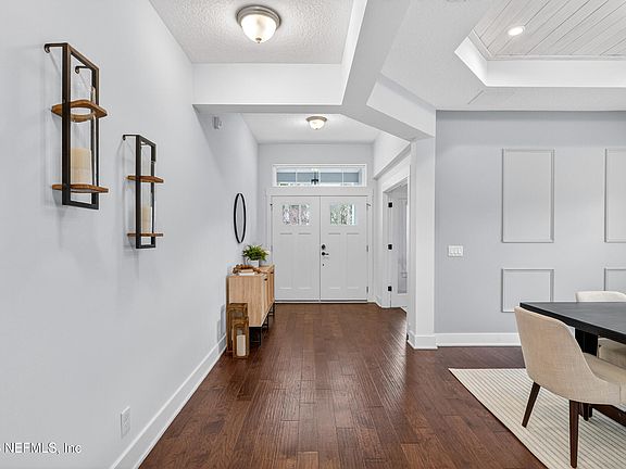 5th image of 73 GREENVIEW Lane