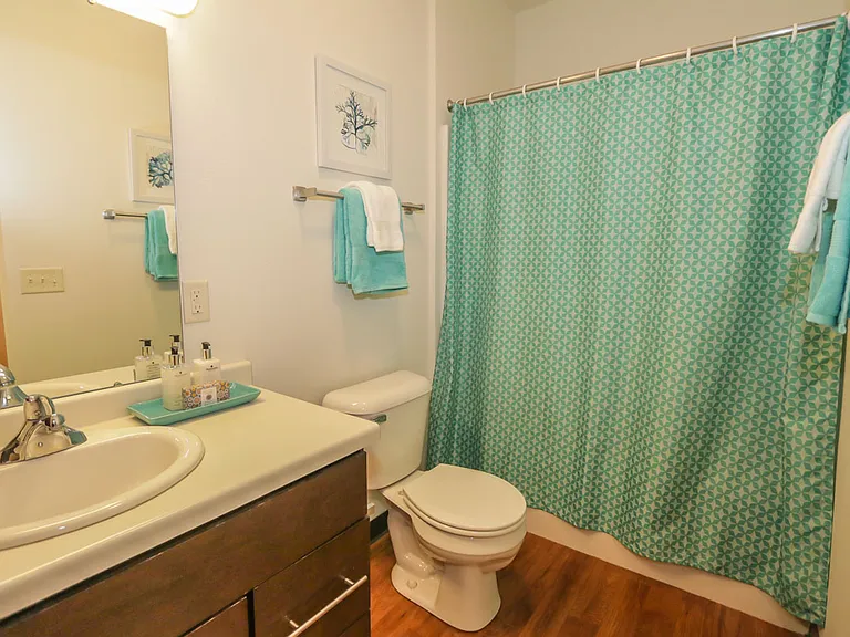 142 W Johnson St — Photo 27