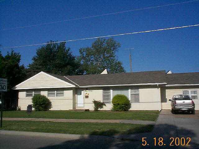 1st image of 320 N Woodlawn St