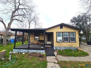 811 E New Braunfels St, Seguin, TX 78155